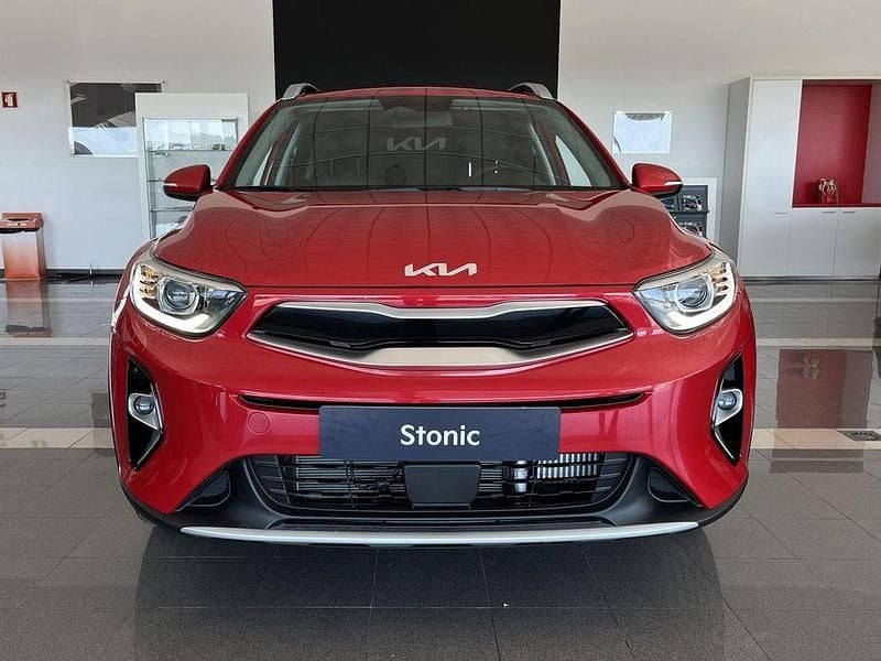 Usado Kia Stonic 100 HP (73 kW) 2024 Branco SUV