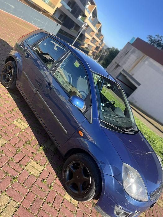 Usado Ford Fiesta 75 HP (55 kW) 2007 Citadino