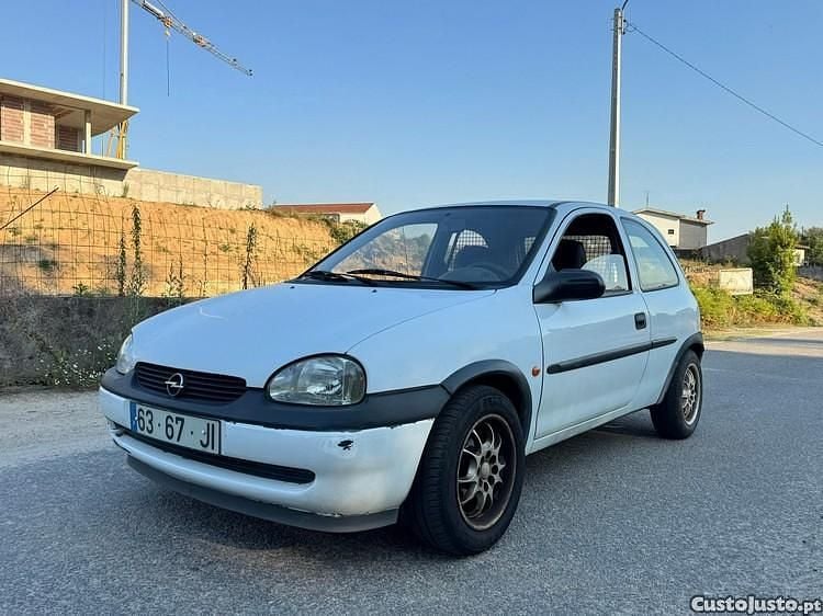 Usado Opel Corsa 60 HP (44 kW) 1997 Branco