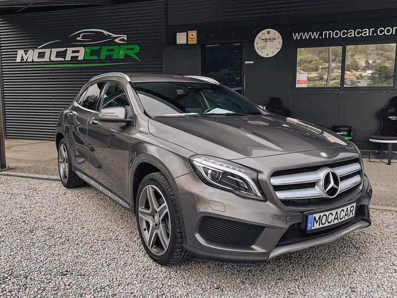 Cinzento Usado 2016 Mercedes GLA200 SUV | € 22.700 (Preço justo) - Imagem 1/4