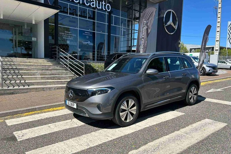 Cinzento Usado 2024 Mercedes EQB250+ Edition SUV | € 48.900 (Bom preço) - Imagem 1/4