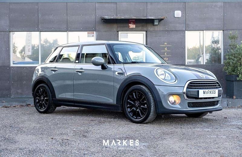 Cinzento Usado 2017 Mini Cooper Citadino | € 14.490 (Preço justo) - Imagem 1/4