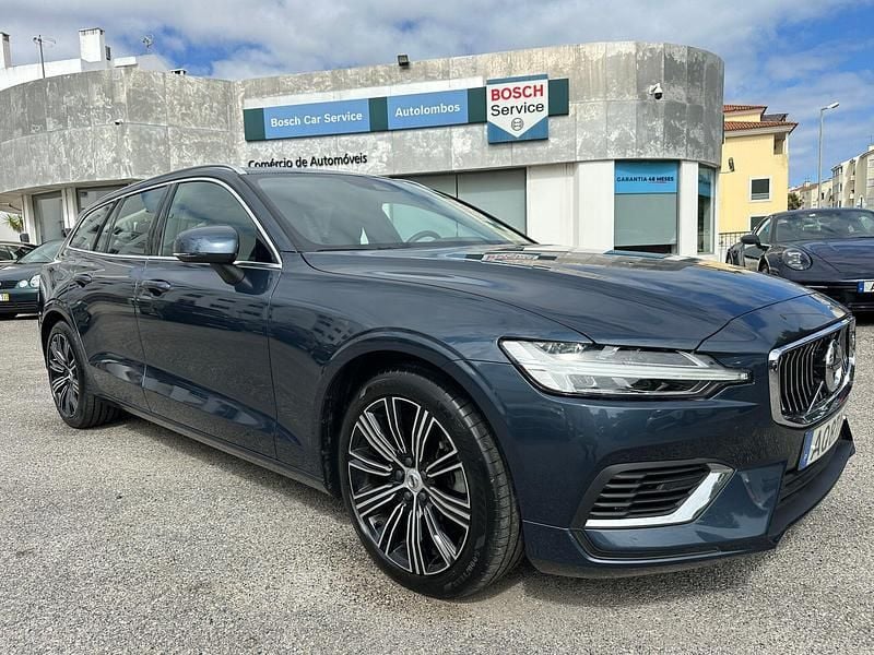Azul Usado 2022 Volvo V60 Inscription Carrinha | € 33.499 (Bom preço) - Imagem 1/4