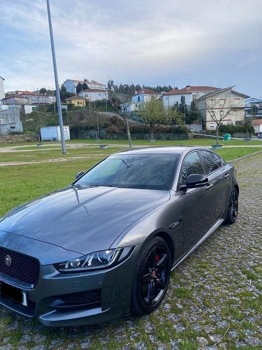 Usado 2017 Jaguar XE R-Sport Sedan | € 24.500 - Imagem 1/4