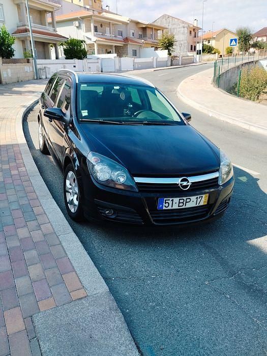 Usado 2006 Opel Astra Sedan | € 4.800 (Preço elevado) - Imagem 1/4