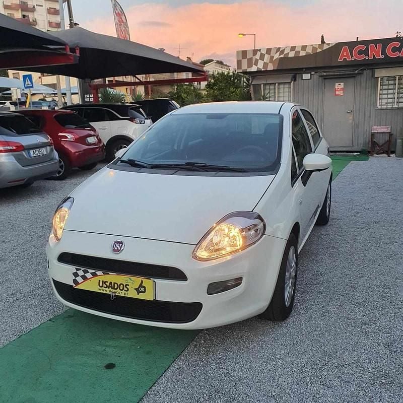 Branco Usado 2017 Fiat Punto Lounge | € 10.950 - Imagem 1/4