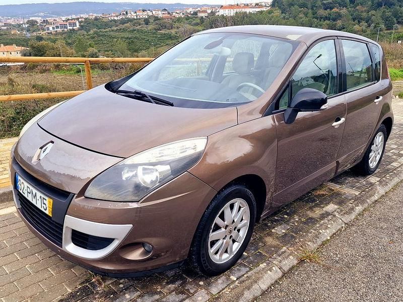 Usado Renault Scénic III 130 HP (95 kW) 2011 Monovolume