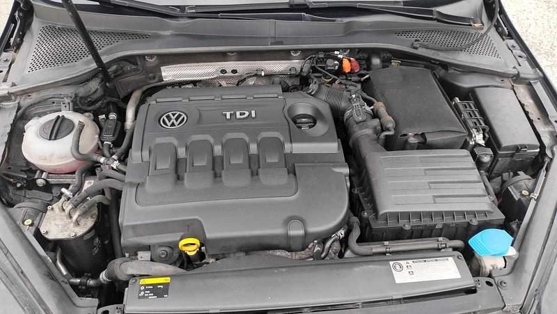 Usado VW Golf VII 105 HP (77 kW) 2013 Preto Citadino