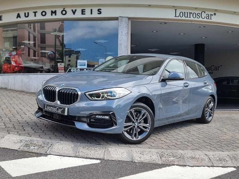 Cinzento Usado 2021 BMW 116 Citadino | € 27.250 (Preço elevado) - Imagem 1/4