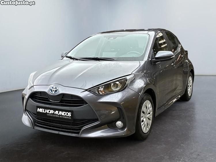 Cinza Usado 2022 Toyota Yaris Hybrid Business Edition | € 17.990 (Bom preço) - Imagem 1/1