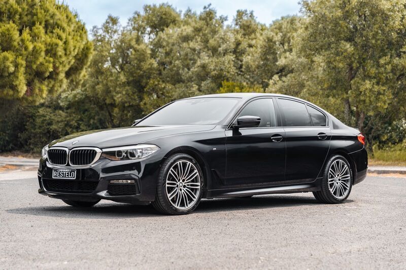 Preto Usado 2020 BMW 530 Sedan | € 39.500 - Imagem 1/4