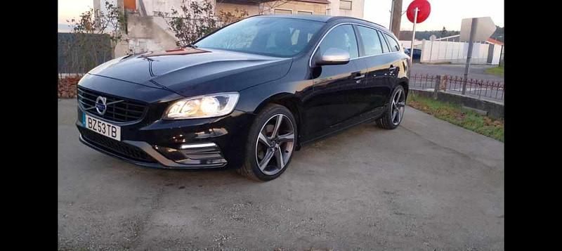 Preto Usado 2015 Volvo V60 Carrinha | € 11.990 - Imagem 1/4