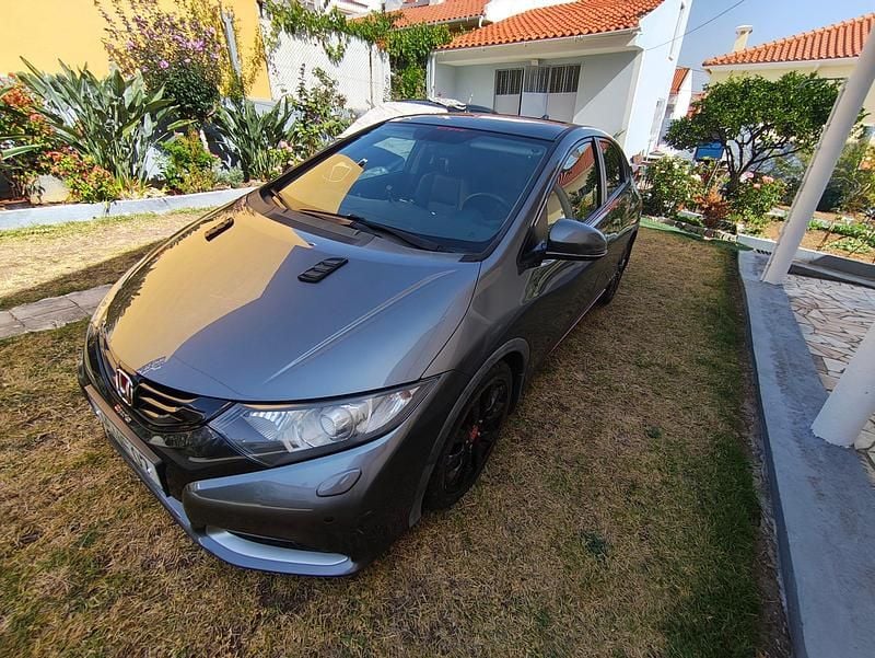 Cinzento Usado 2012 Honda Civic Citadino | € 13.300 (Preço justo) - Imagem 1/4