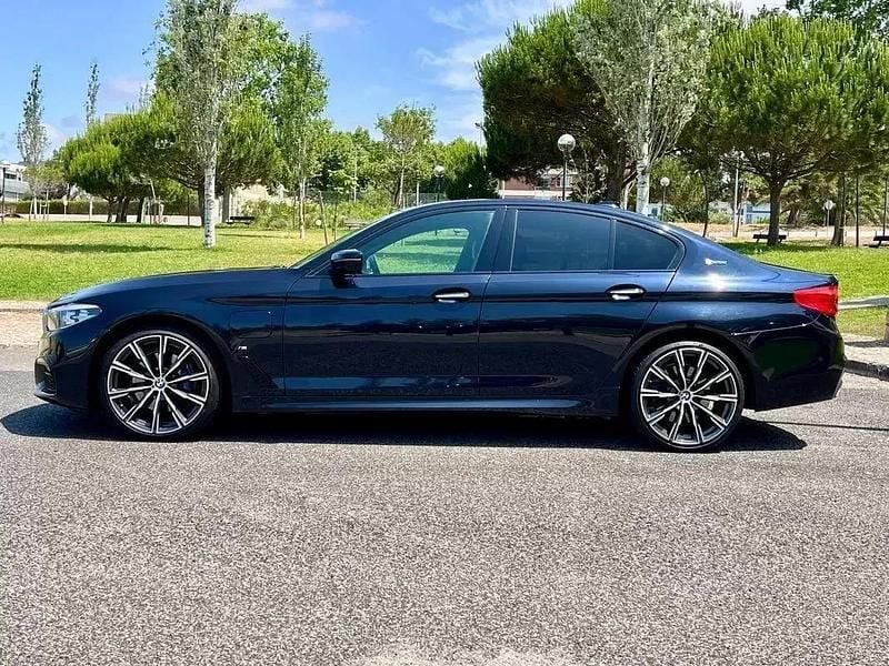 Azul Usado 2018 BMW 530e iPerformance Sedan | € 23.450 (Preço elevado) - Imagem 1/4