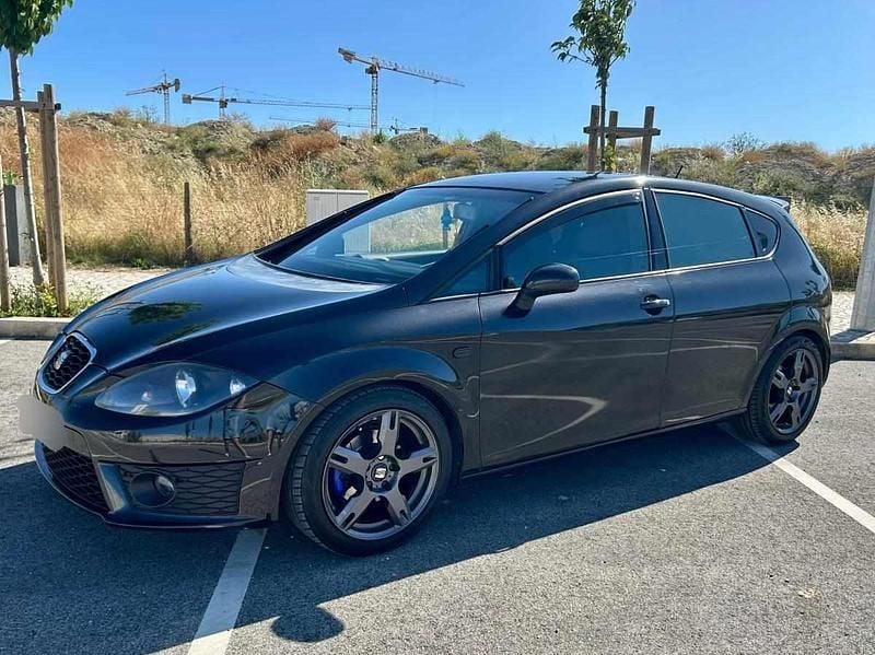 Preto Usado 2007 Seat Leon Citadino | € 8.900 (Caro) - Imagem 1/4