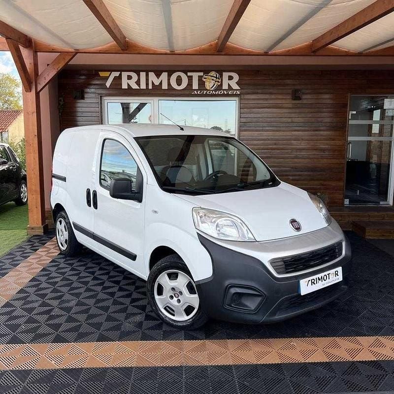 Branco Usado 2018 Fiat Fiorino Van | € 8.490 (Caro) - Imagem 1/4