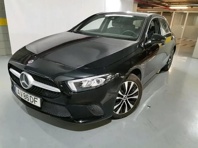 Preto Usado 2022 Mercedes A250 Style Citadino | € 29.990 (Bom preço) - Imagem 1/4