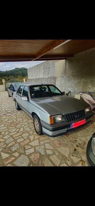 Usado Opel Ascona Exklusiv 1988 Sedan