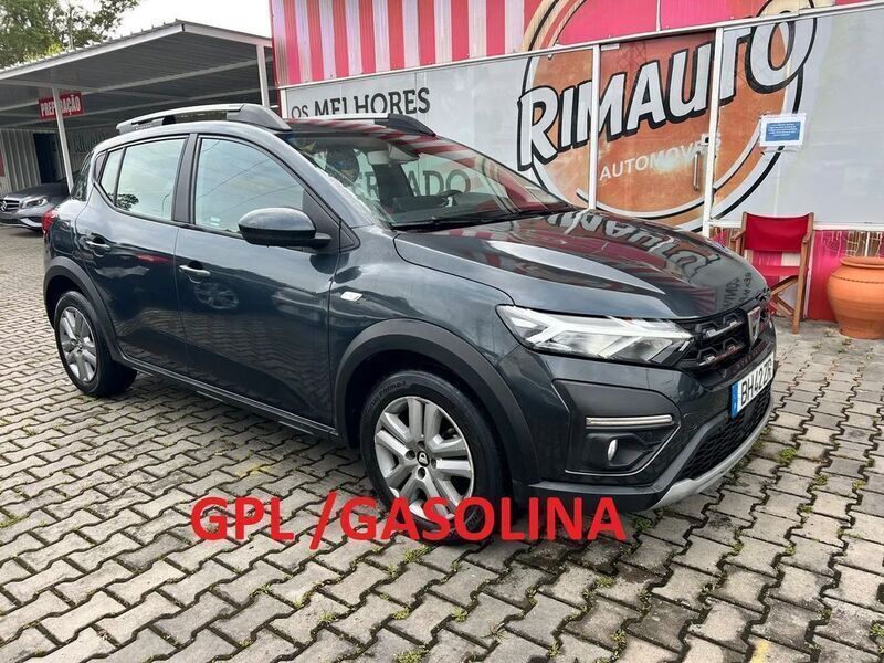 Cinza Usado 2021 Dacia Sandero Expression Citadino | € 14.490 (Preço justo) - Imagem 1/4
