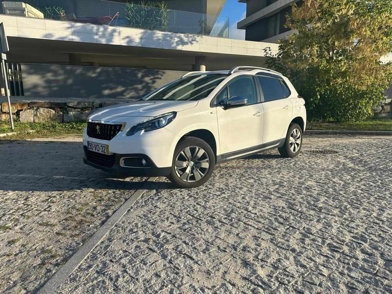 Branco Usado 2018 Peugeot 2008 Style SUV | € 18.000 (Caro) - Imagem 1/4