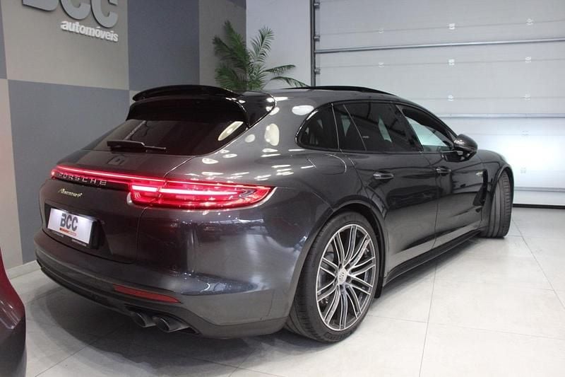 Usado Porsche Panamera Sport Turismo 462 HP (339 kW) 2020 Antracite