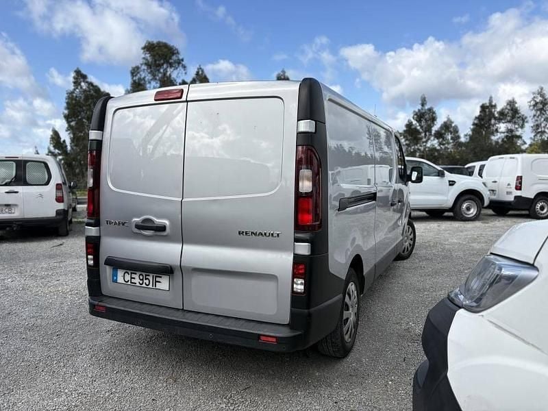 Usado Renault Trafic 120 HP (88 kW) 2021 Cinzento Monovolume