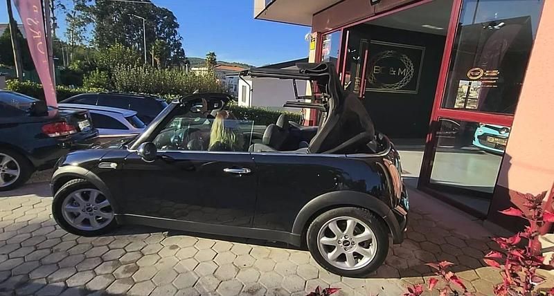 Usado Mini Cooper Cabriolet 115 HP (84 kW) 2005 Preto Cabrios