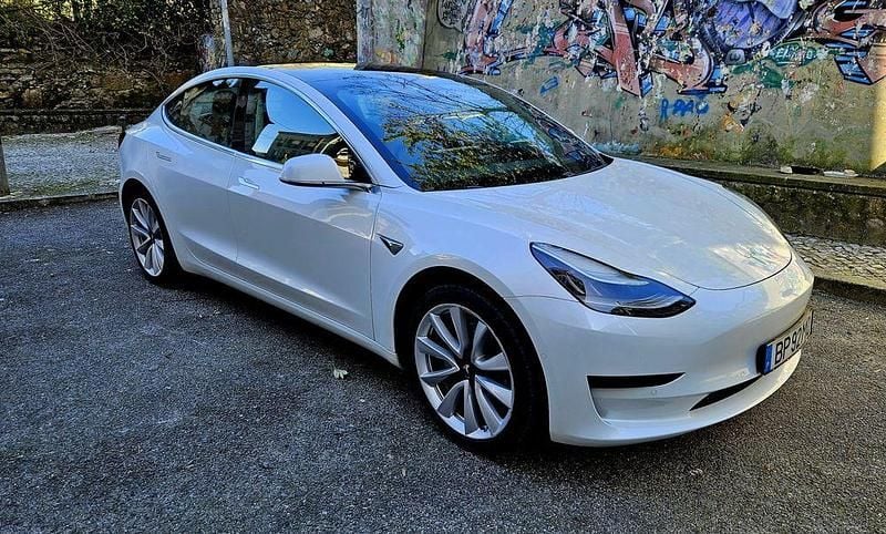Usado Tesla Model 3 Standard Range 175 kW (238 HP) 2019 Sedan