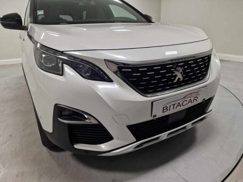 Usado Peugeot 5008 GT-line 120 HP (88 kW) 2017 Branco (metalizado) Monovolume