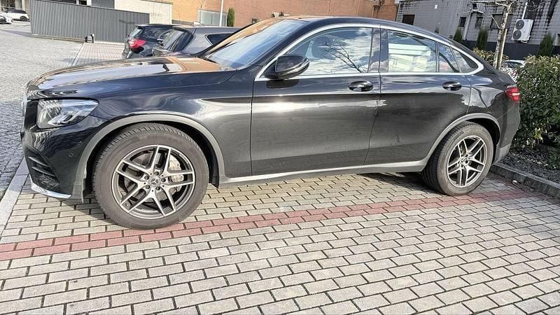 Usado 2019 Mercedes GLC250 Sedan | € 33.000 - Imagem 1/4