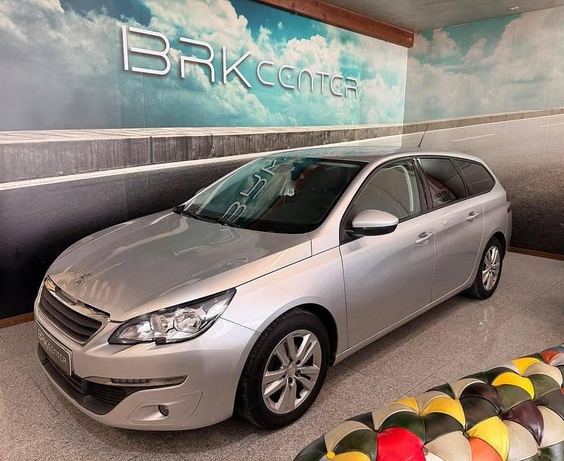 Cinzento Usado 2017 Peugeot 308 SW Carrinha | € 10.900 (Preço justo) - Imagem 1/4