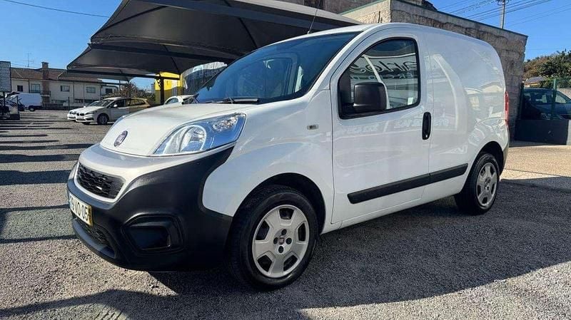 Branco Usado 2018 Fiat Fiorino Van | € 8.490 (Preço justo) - Imagem 1/4