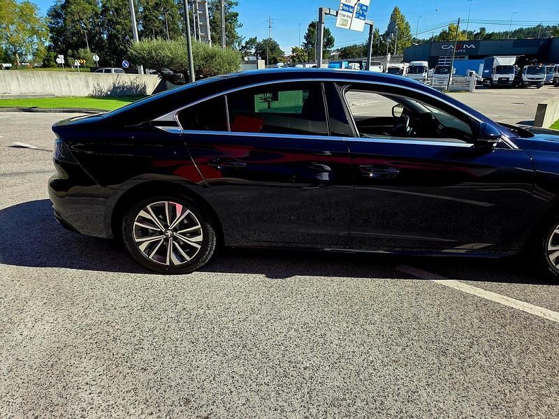 Usado Peugeot 508 Allure 130 HP (95 kW) 2020 Azul Sedan