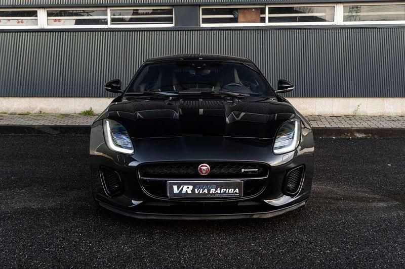 Usado Jaguar F-Type R-Dynamic 300 HP (220 kW) 2019 Preto Coupé