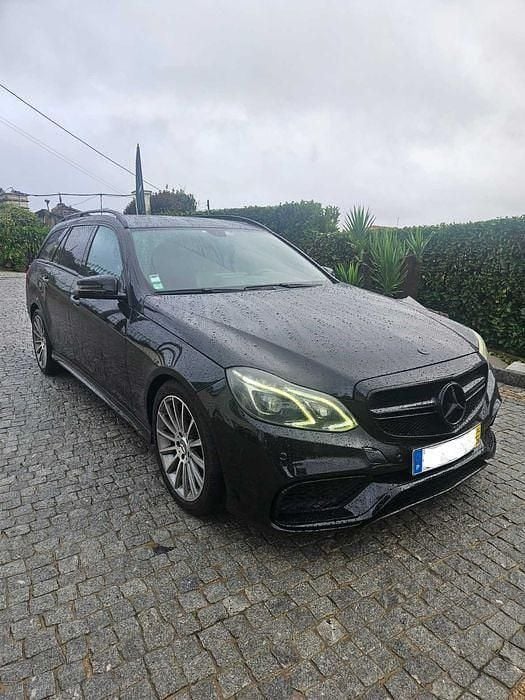 Usado 2014 Mercedes E300 Sedan | € 16.200 (Preço justo) - Imagem 1/4