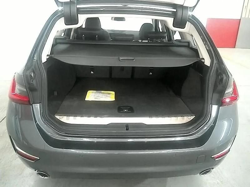 Usado BMW 330e Luxury Line 292 HP (214 kW) 2022 Cinza Carrinha