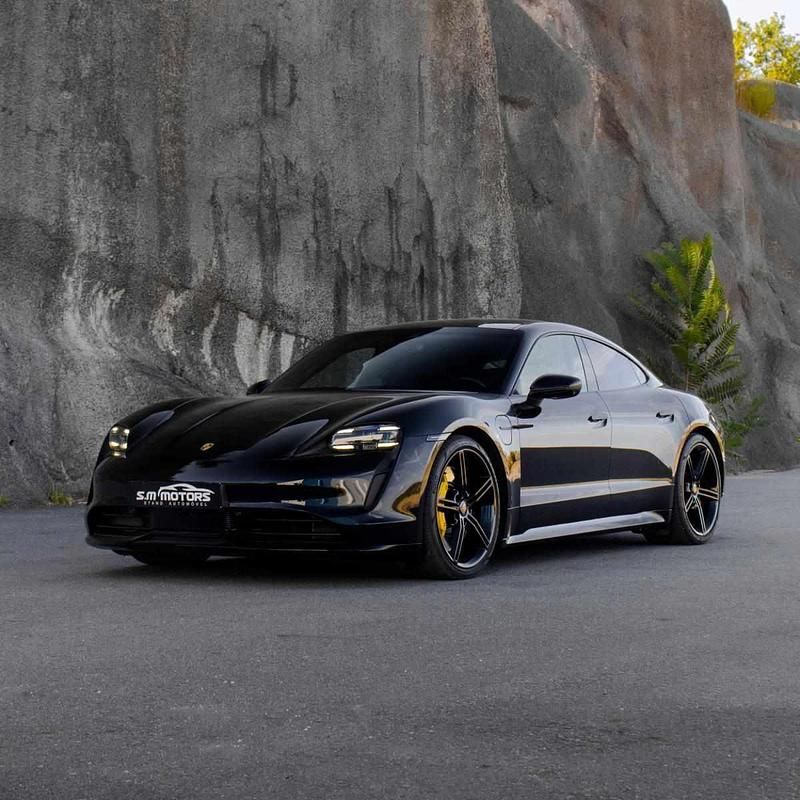 Preto Usado 2020 Porsche Taycan Sedan | € 69.500 - Imagem 1/4