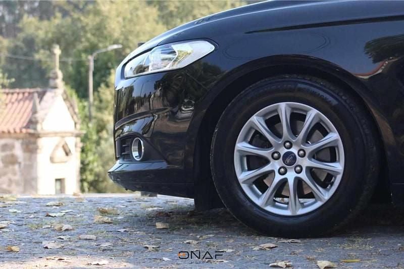 Usado Ford Mondeo 120 HP (88 kW) 2018 Preto Carrinha