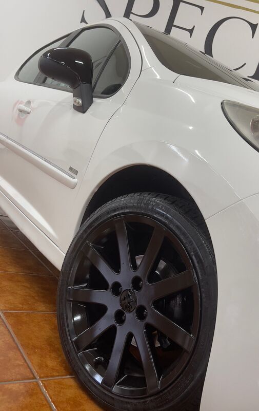 Usado Peugeot 207 Sport 90 HP (66 kW) 2010 Branco