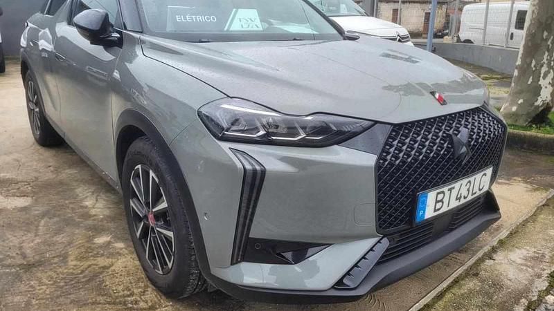 Usado DS Automobiles DS3 Crossback E-Tense 100 kW (136 HP) 2024 Cinzento SUV