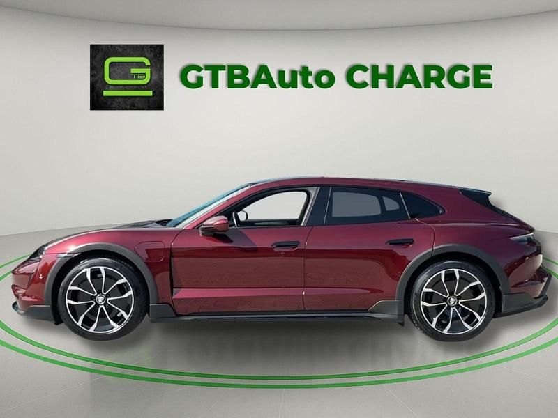 Vermelho Usado 2022 Porsche Taycan Turbo Sedan | € 87.500 - Imagem 1/4