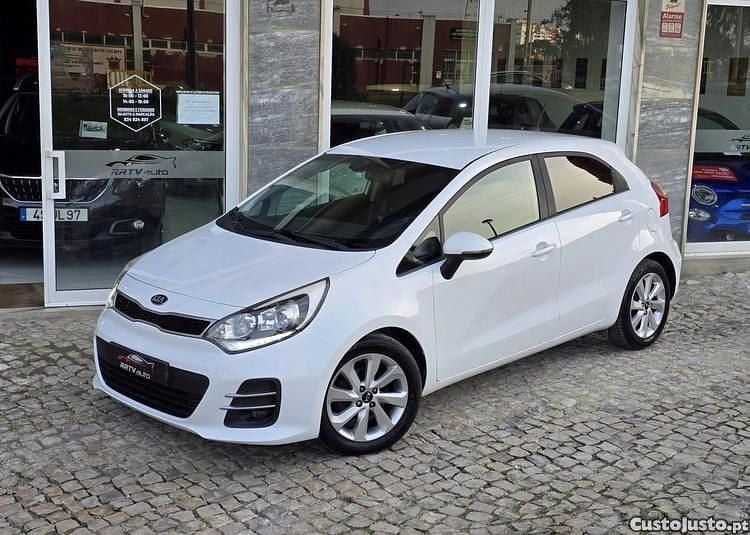 Usado Kia Rio EX 75 HP (55 kW) 2016 Branco Citadino