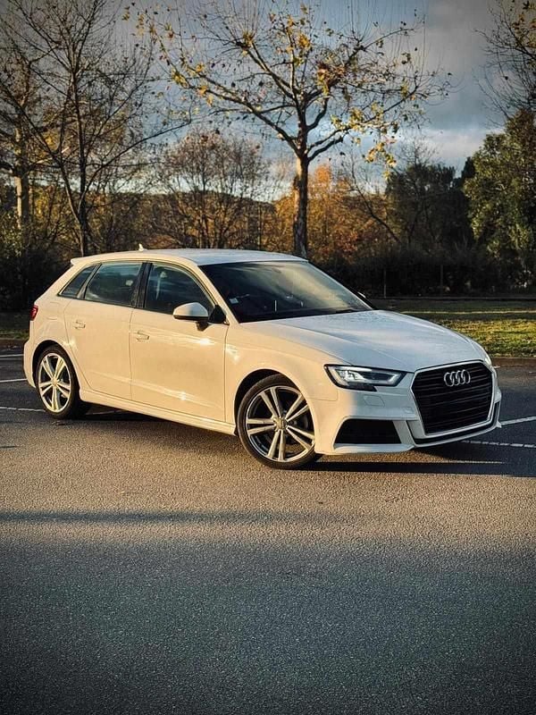 Branco Usado 2016 Audi A3 S-Line Citadino | € 19.900 (Preço justo) - Imagem 1/4