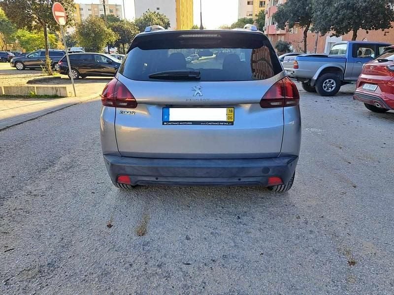 Usado Peugeot 2008 82 HP (60 kW) 2018 Cinzento SUV