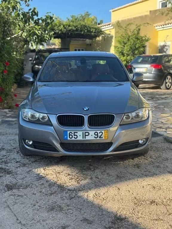Cinza prata Usado 2010 BMW 320 Sedan | € 13.900 (Caro) - Imagem 1/4