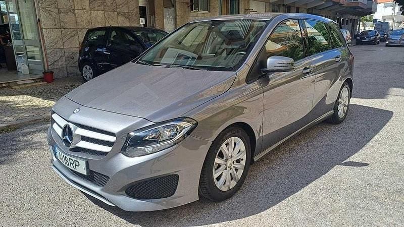 Usado 2017 Mercedes B180 Monovolume | € 17.850 (Preço justo) - Imagem 1/4