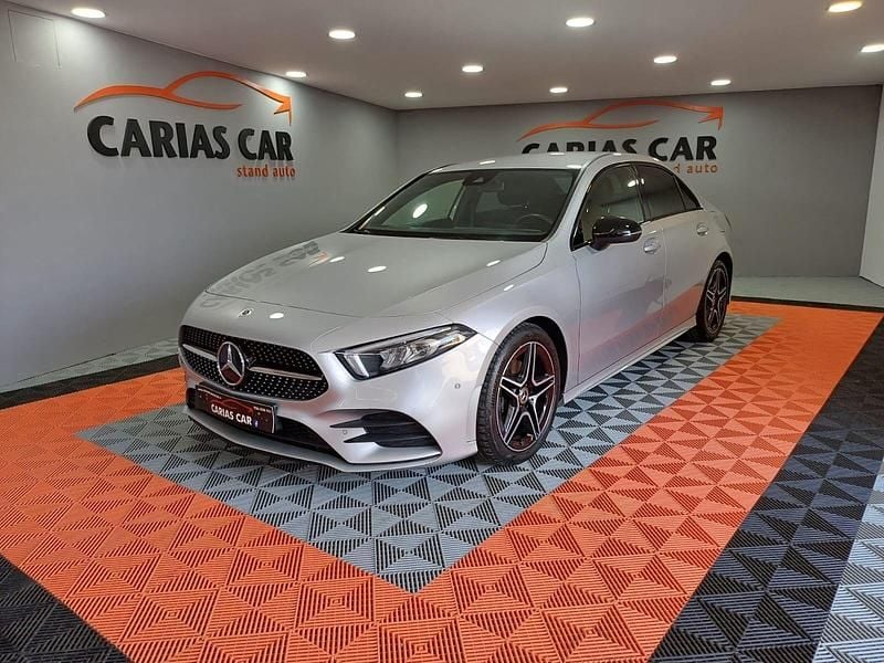 Cinza Usado 2020 Mercedes A180 AMG | € 29.990 - Imagem 1/4