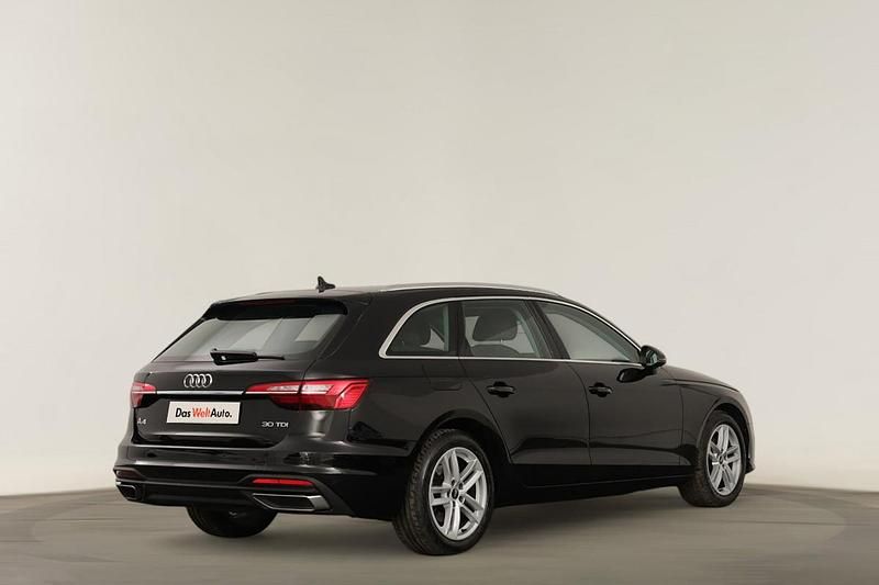 Usado Audi A4 136 HP (100 kW) 2022 Preto Carrinha