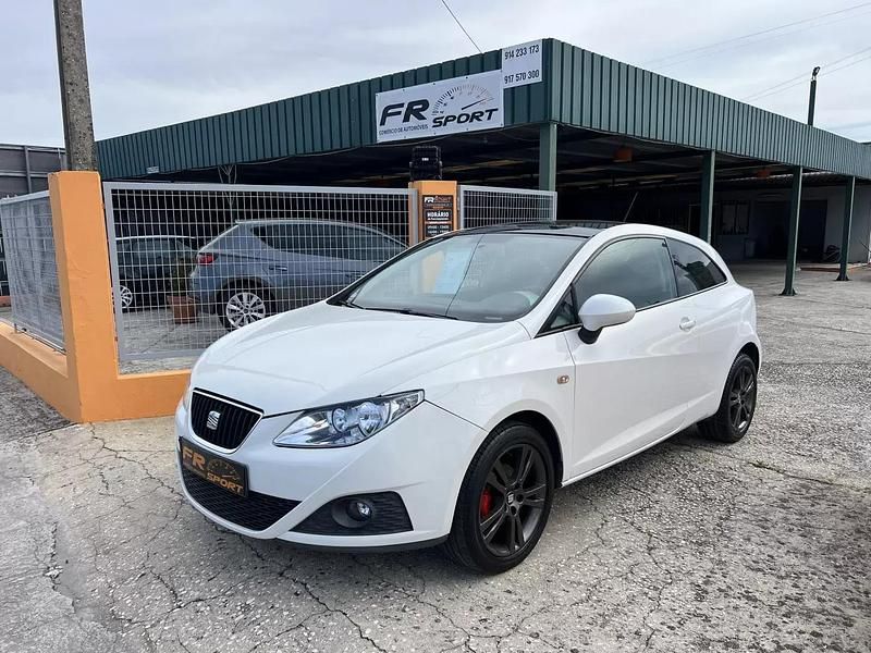 Branco Usado 2010 Seat Ibiza Coupé | € 7.450 (Preço justo) - Imagem 1/4
