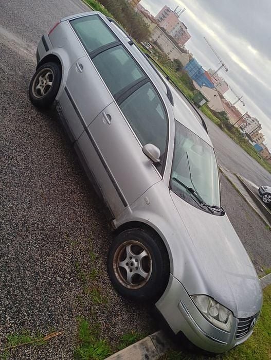 Usado 2001 VW Passat Sedan | € 2.200 (Bom preço) - Imagem 1/4